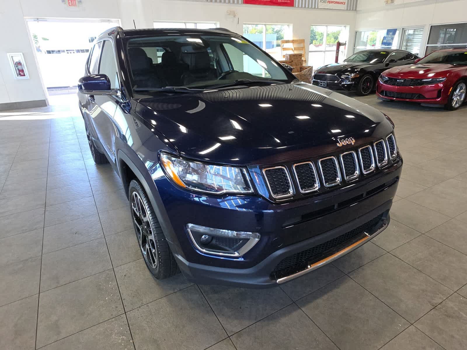 Used 2018 Jeep Compass Limited w/ Safe & Security Group AWD/4WD image 3