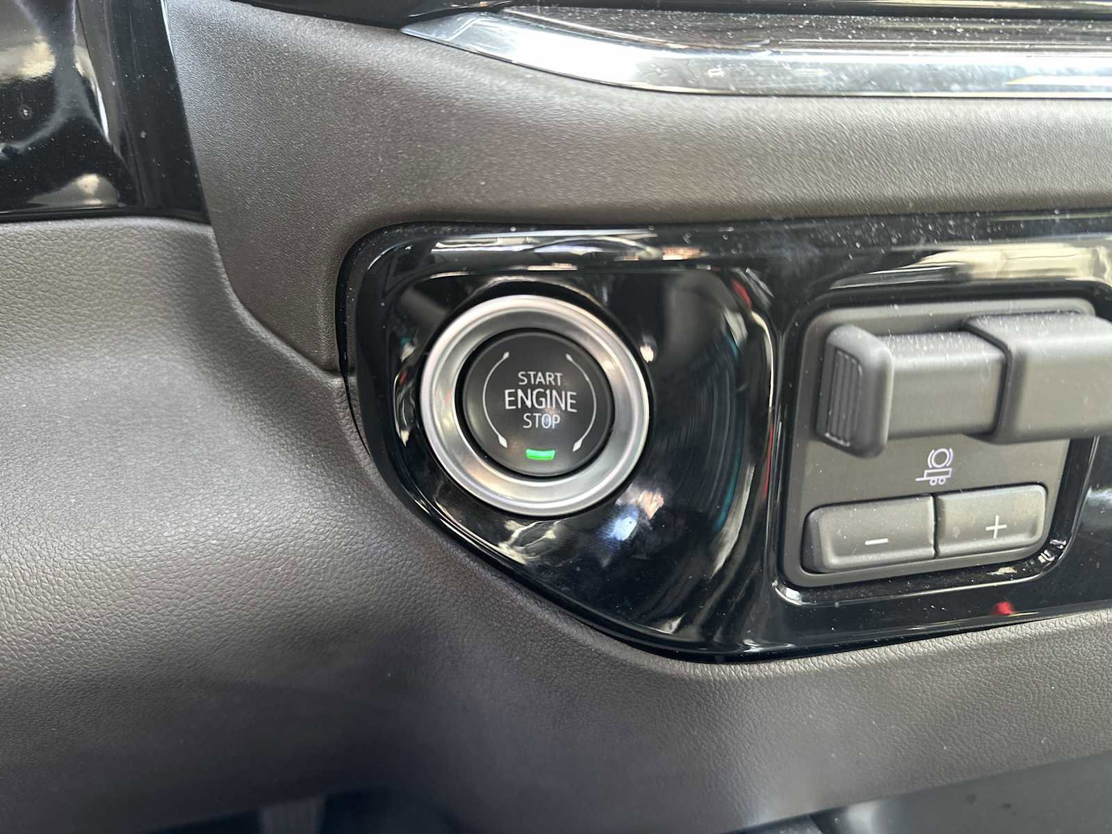 Used 2025 Chevrolet Silverado 2500 LTZ w/ Z71 Chrome Sport Edition image 20