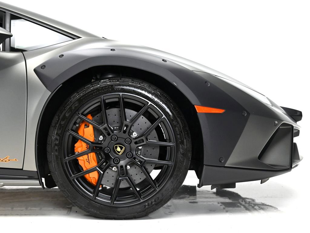 Used 2024 Lamborghini Huracan Sterrato AWD/4WD image 18