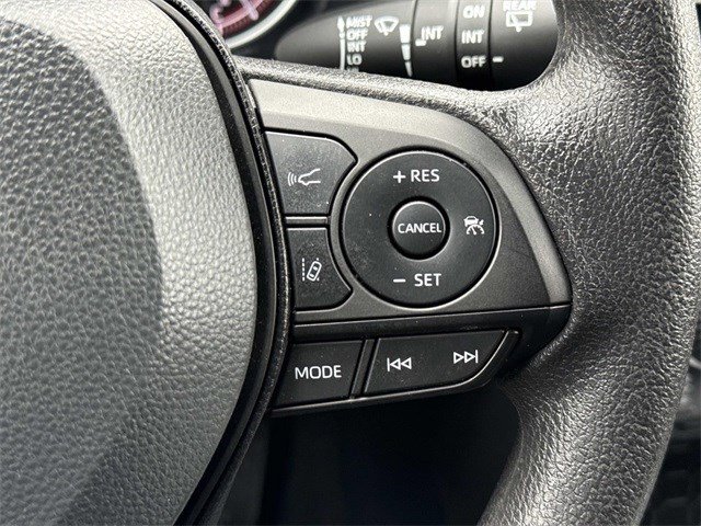 Used 2025 Toyota RAV4 XLE image 24