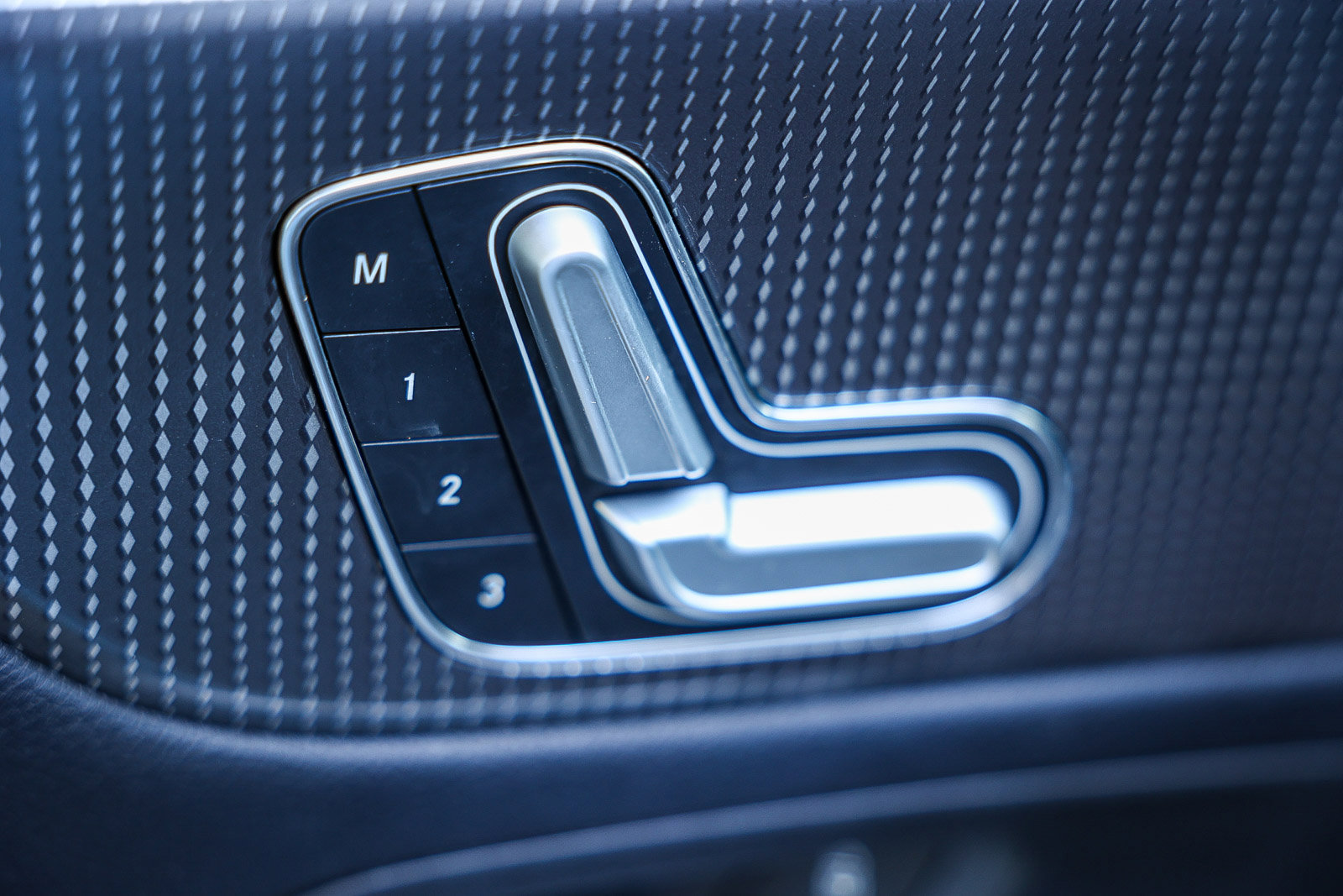 Used 2021 Mercedes-Benz GLB 250 image 27