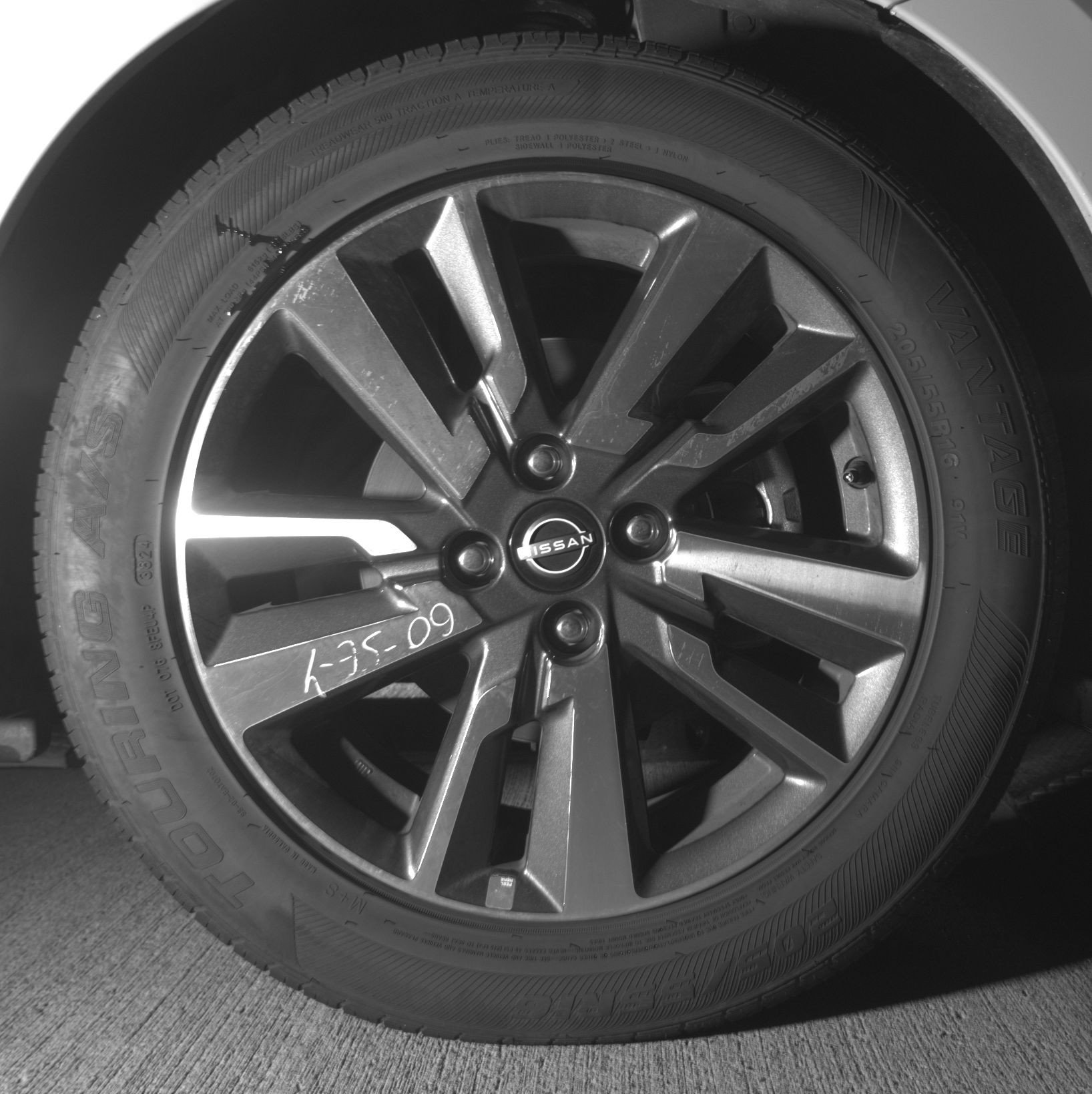 Used 2025 Nissan Versa SV image 13