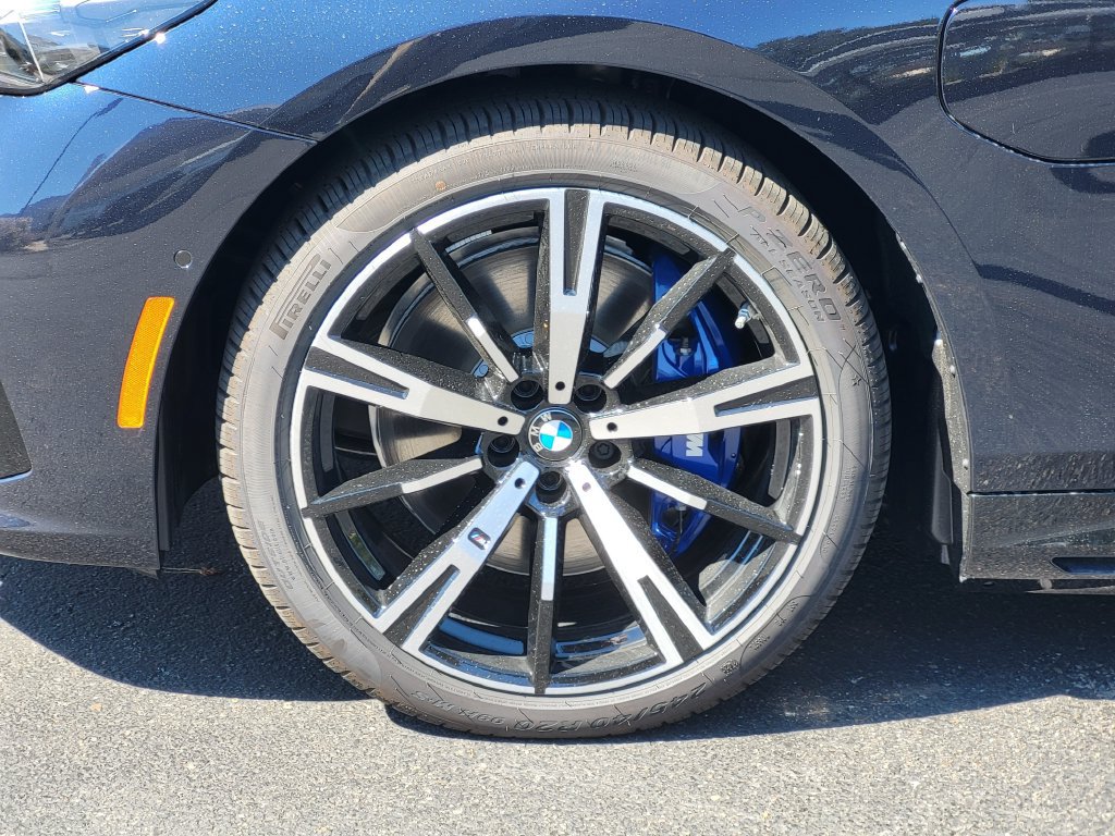 New 2027 BMW 550e xDrive w/ Premium Package AWD/4WD image 5
