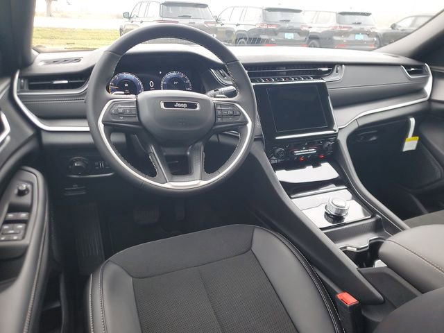New 2025 Jeep Grand Cherokee L Altitude RWD image 12
