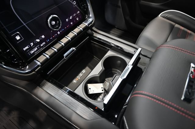 New 2026 GMC Yukon AT4 Ultimate w/ LPO, Floor Liner Package image 23