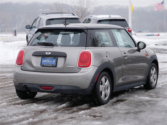 Used 2018 MINI Cooper 2-Door Hardtop w/ Cold Weather Package image 7