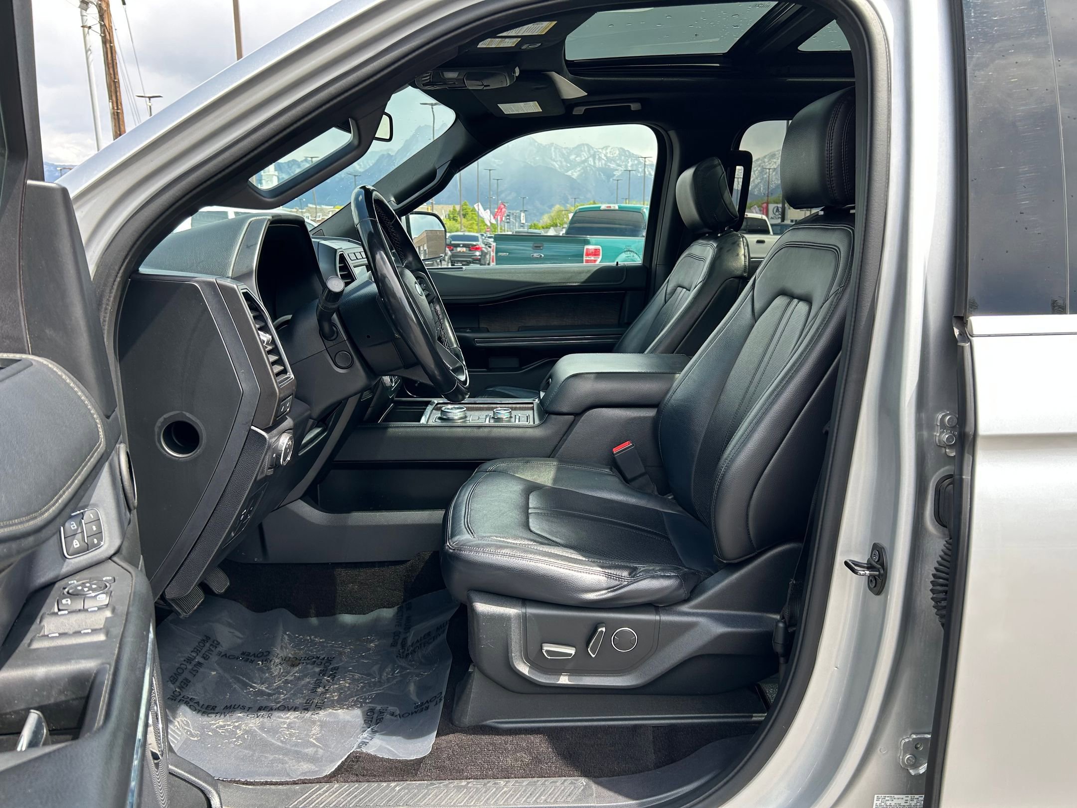 Used 2018 Ford Expedition Limited w/ Equipment Group 301A AWD/4WD image 12