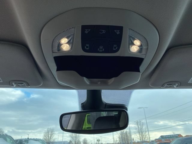 Used 2024 Chrysler Pacifica Touring-L FWD image 16