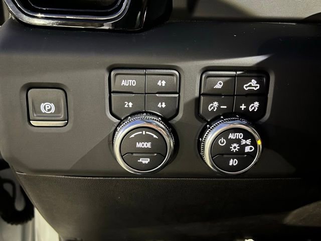 Used 2025 GMC Sierra 3500 AT4 AWD/4WD image 34