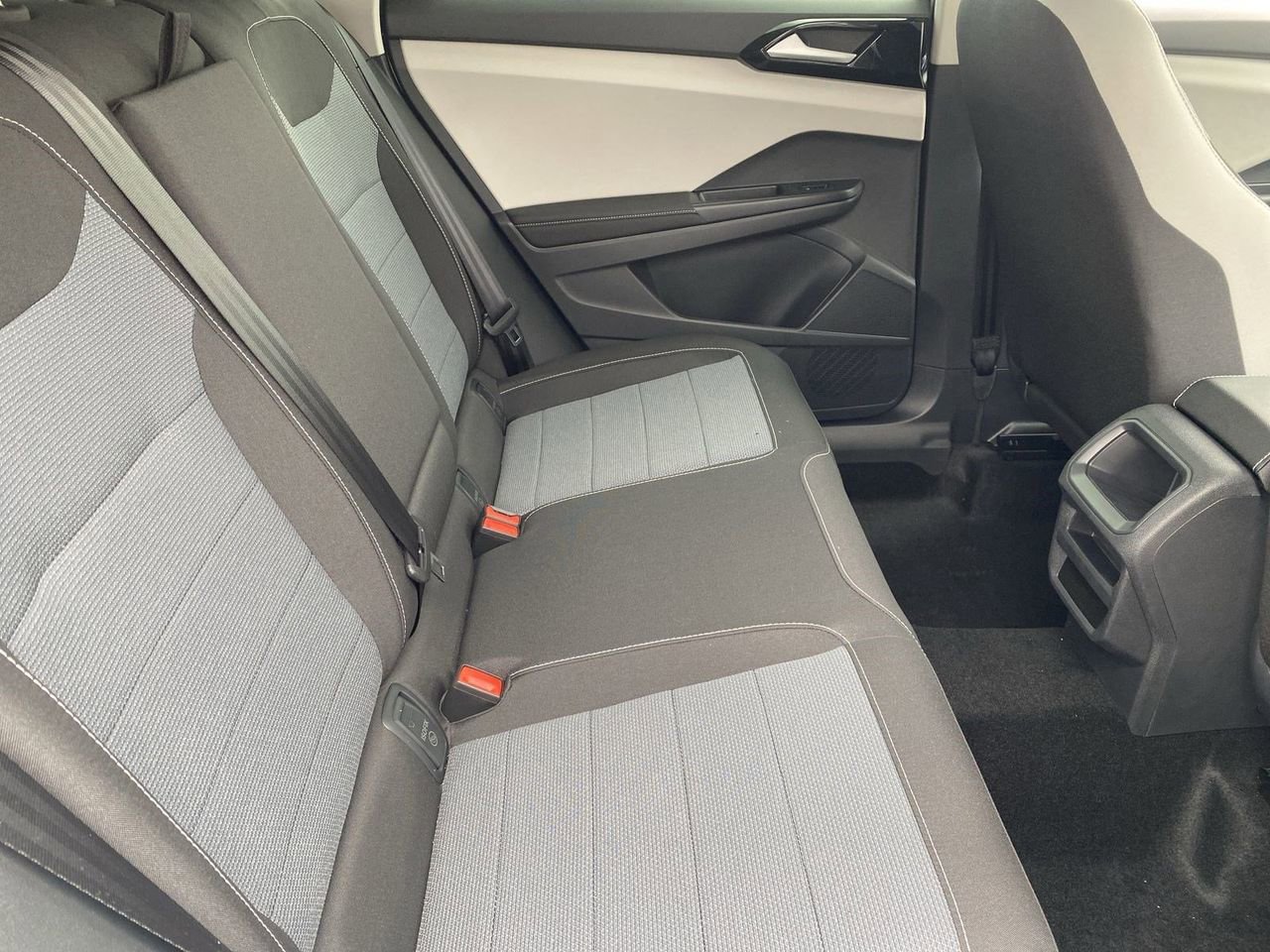 New 2026 Volkswagen Taos S image 9