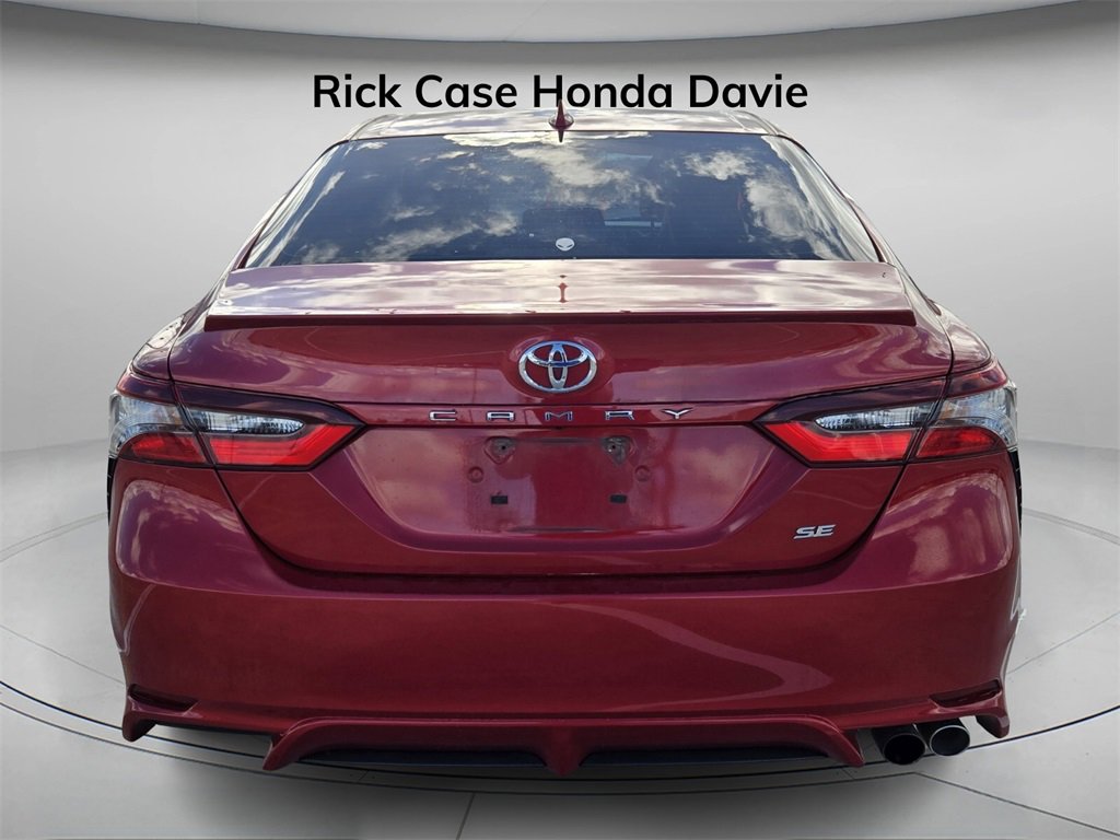 Used 2021 Toyota Camry SE image 6