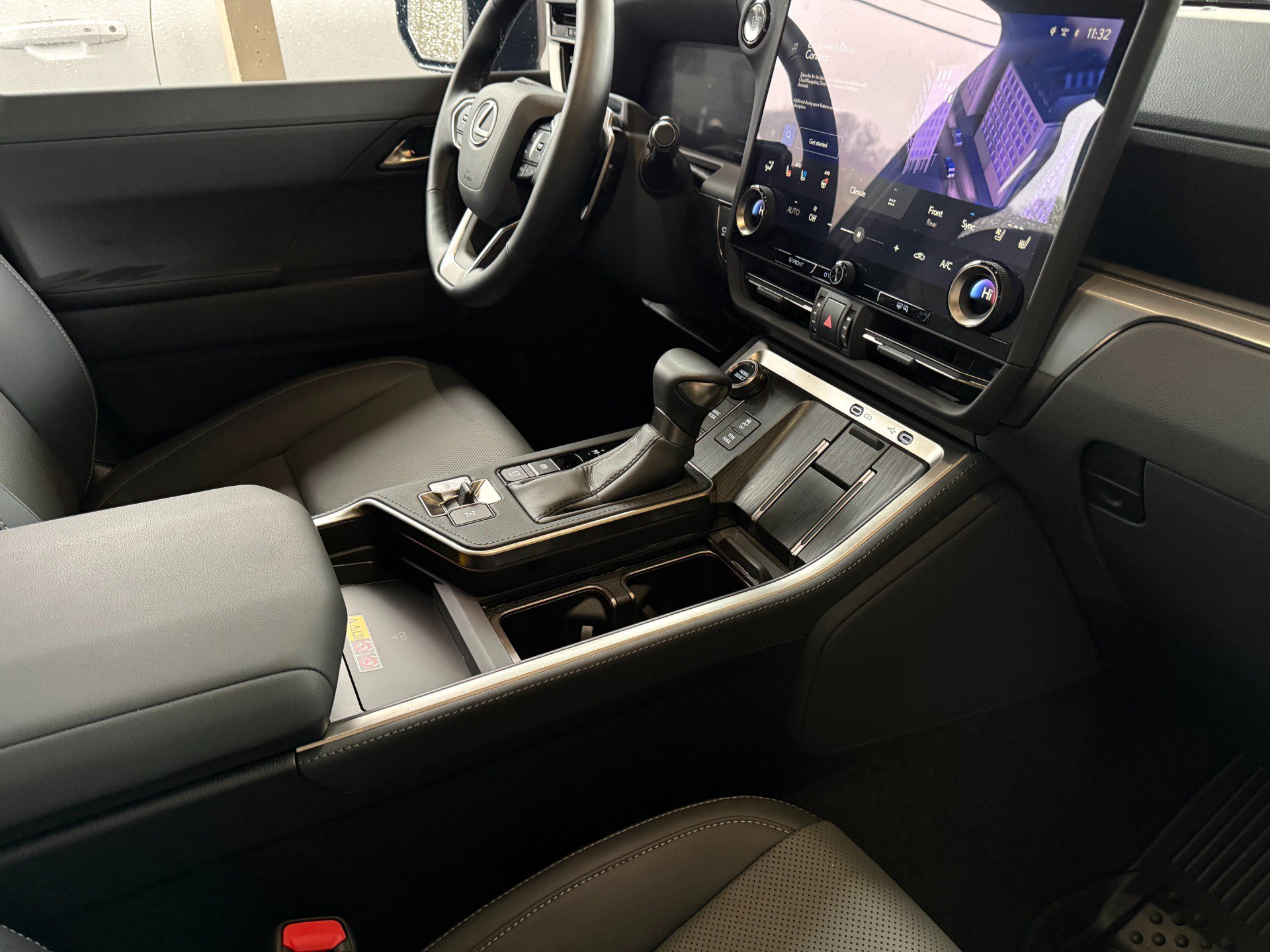 Used 2025 Lexus GX 550 w/ Accessory Package (2T) AWD/4WD image 18