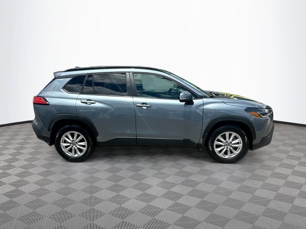 Used 2024 Toyota Corolla Cross LE w/ Moonroof Package AWD/4WD image 5