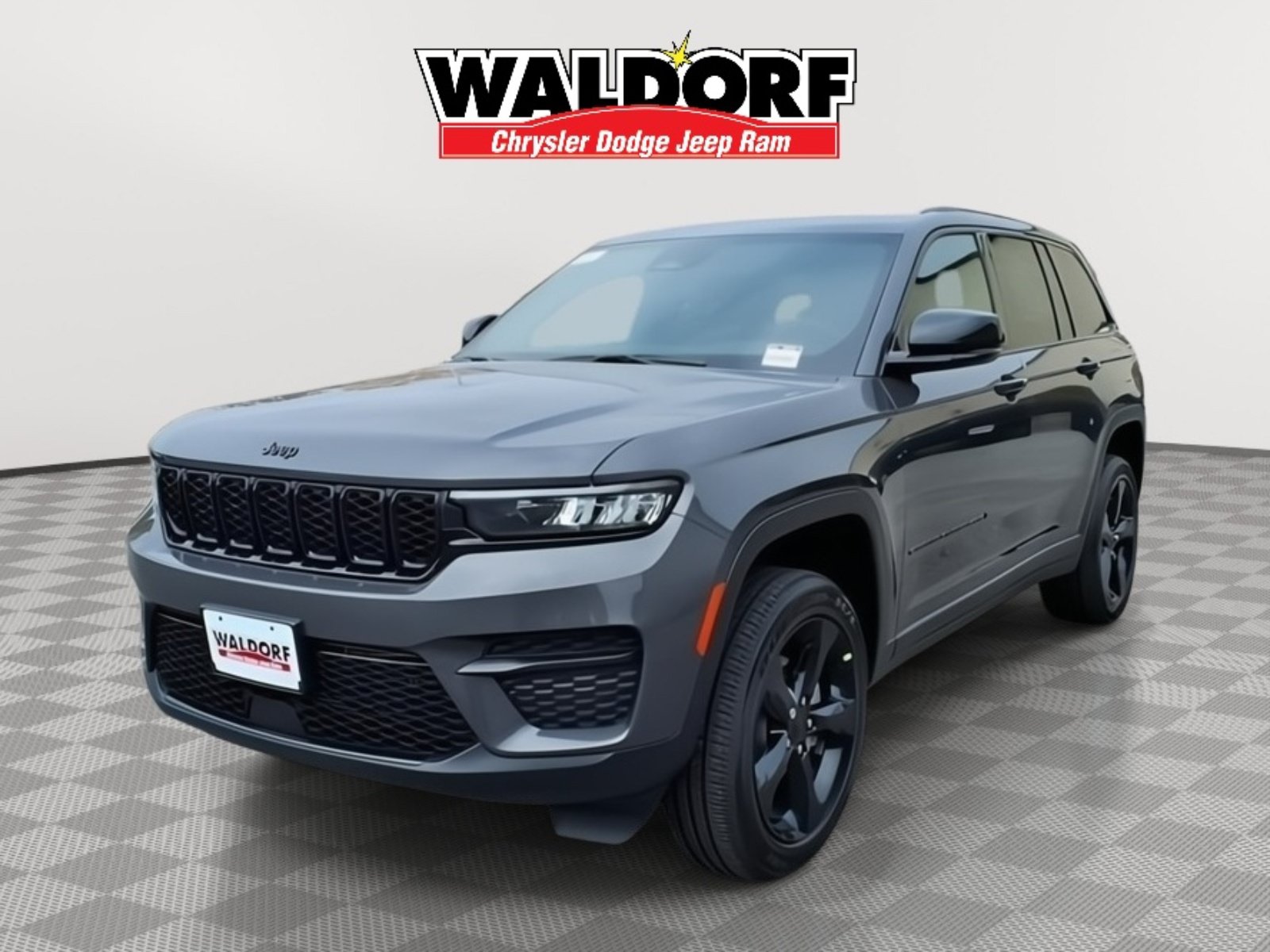Used 2025 Jeep Grand Cherokee 4WD image 7