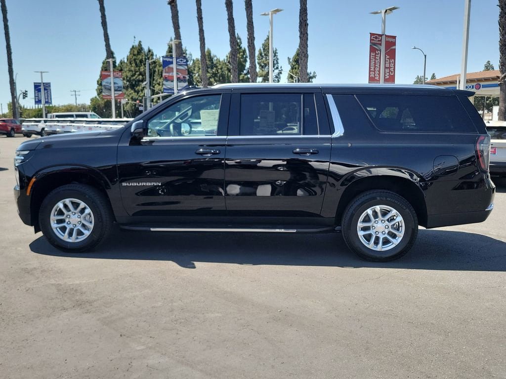 New 2026 Chevrolet Suburban LT w/ Comfort Package RWD image 27