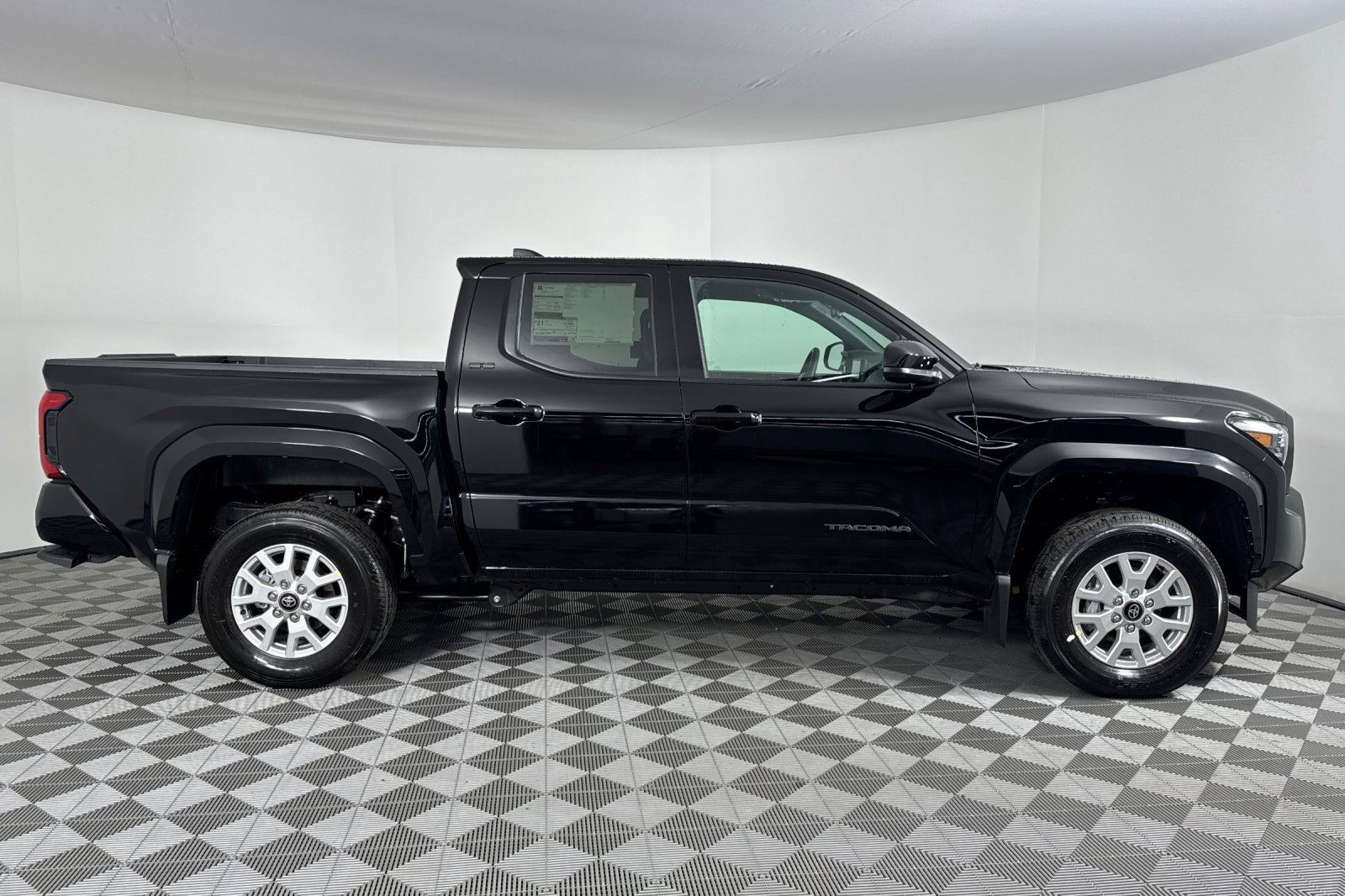New 2025 Toyota Tacoma SR5 image 3