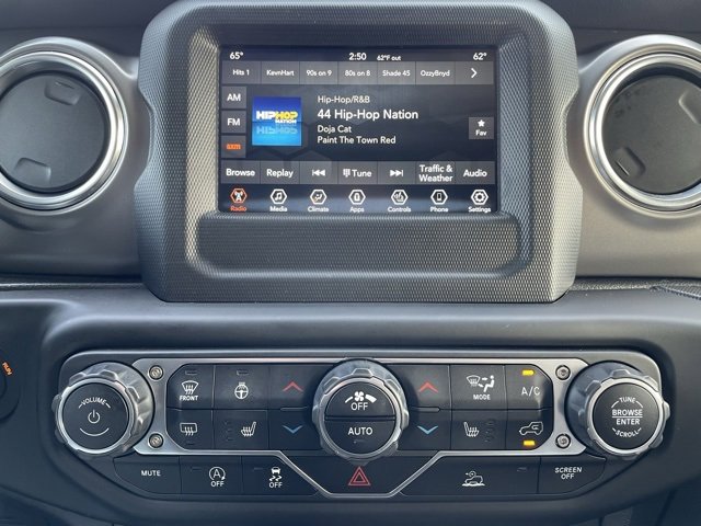 Used 2021 Jeep Wrangler Unlimited Rubicon w/ Cold Weather Group image 18