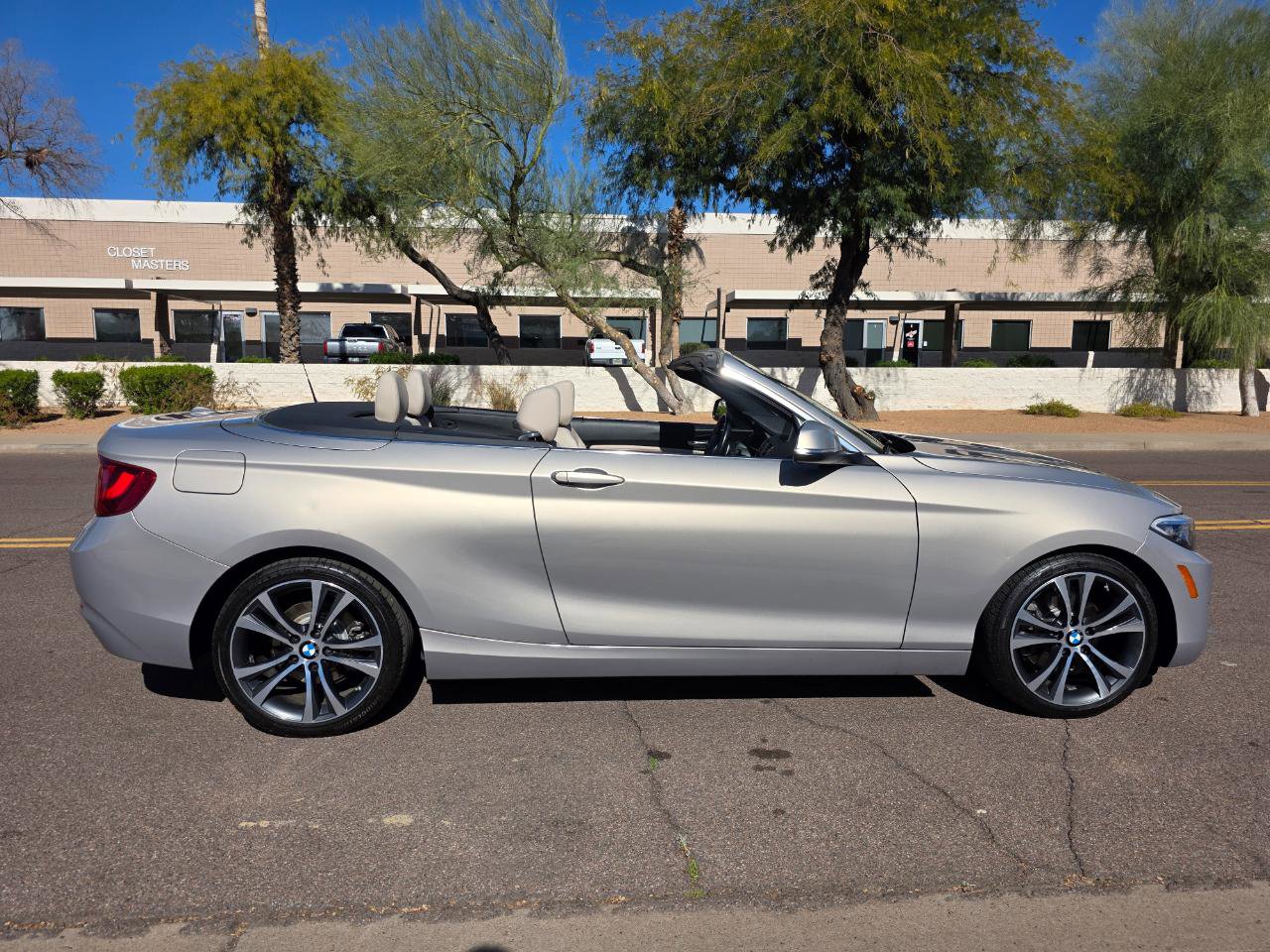 Used 2017 BMW 230i Convertible image 21