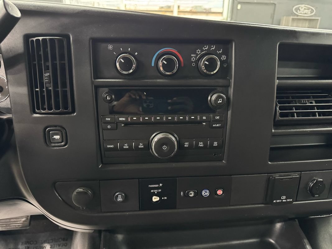 Used 2017 Chevrolet Express 3500 LT w/ LT Preferred Equipment Group RWD image 21