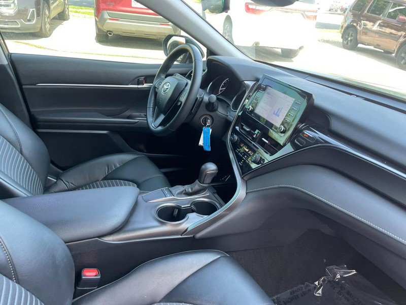 Used 2024 Toyota Camry SE image 9