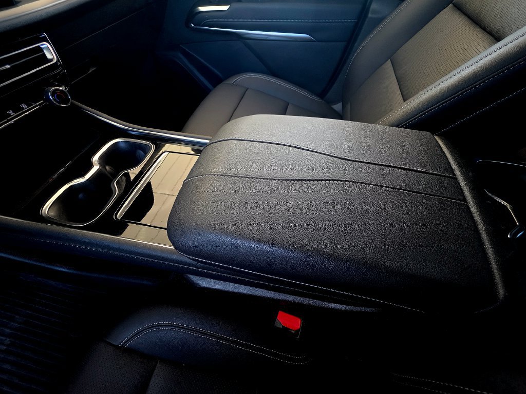 Used 2024 Chevrolet Traverse LT w/ LPO, Floor Liner Package AWD/4WD image 40