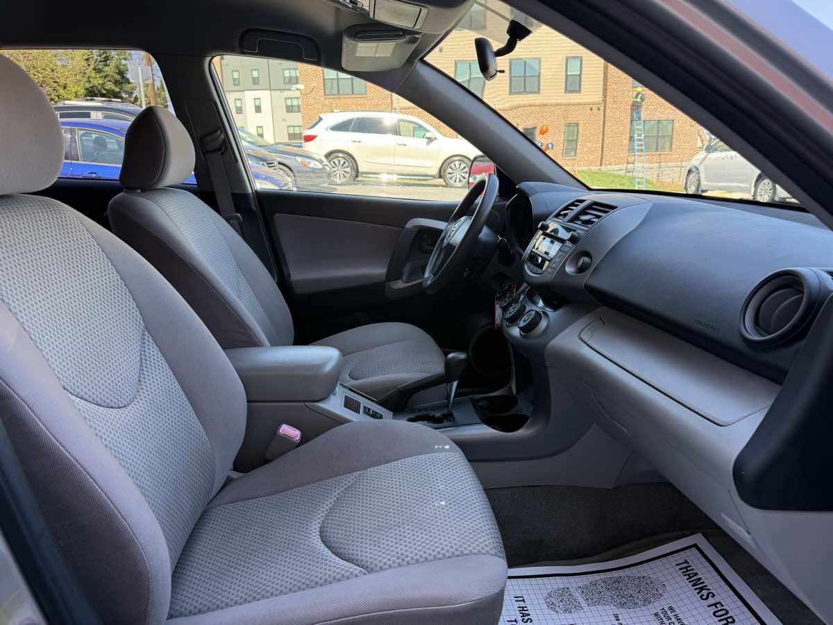 Used 2006 Toyota RAV4 2WD image 10