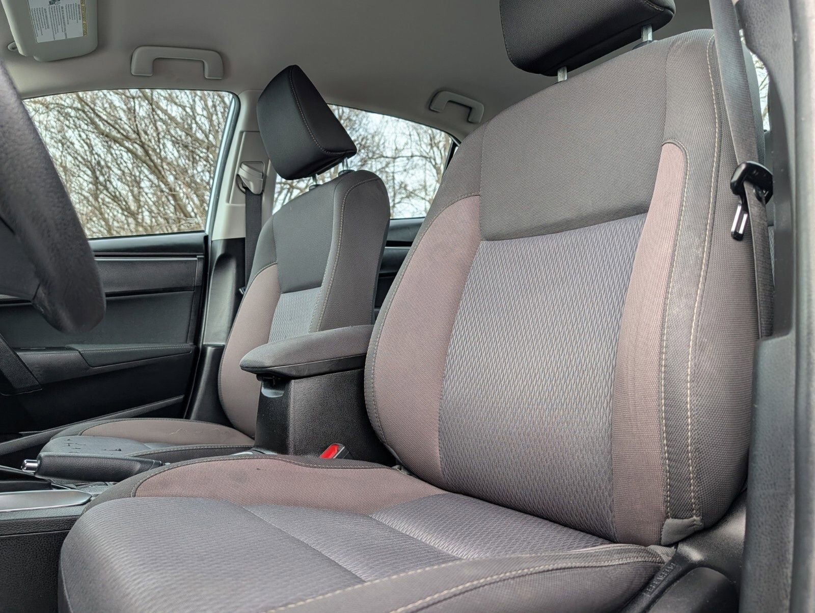 Used 2018 Toyota Corolla LE image 15