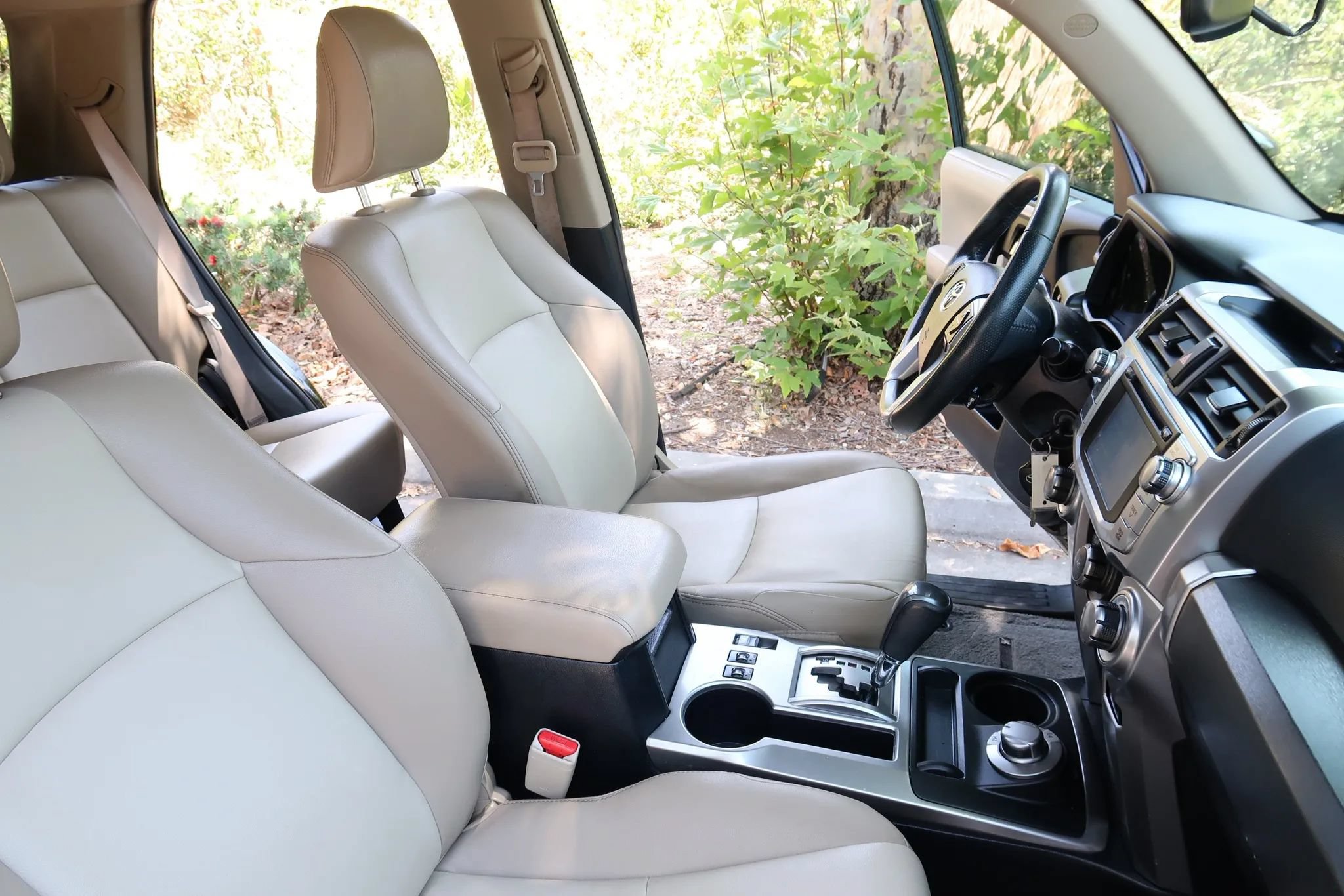 Used 2016 Toyota 4Runner SR5 Premium AWD/4WD image 27