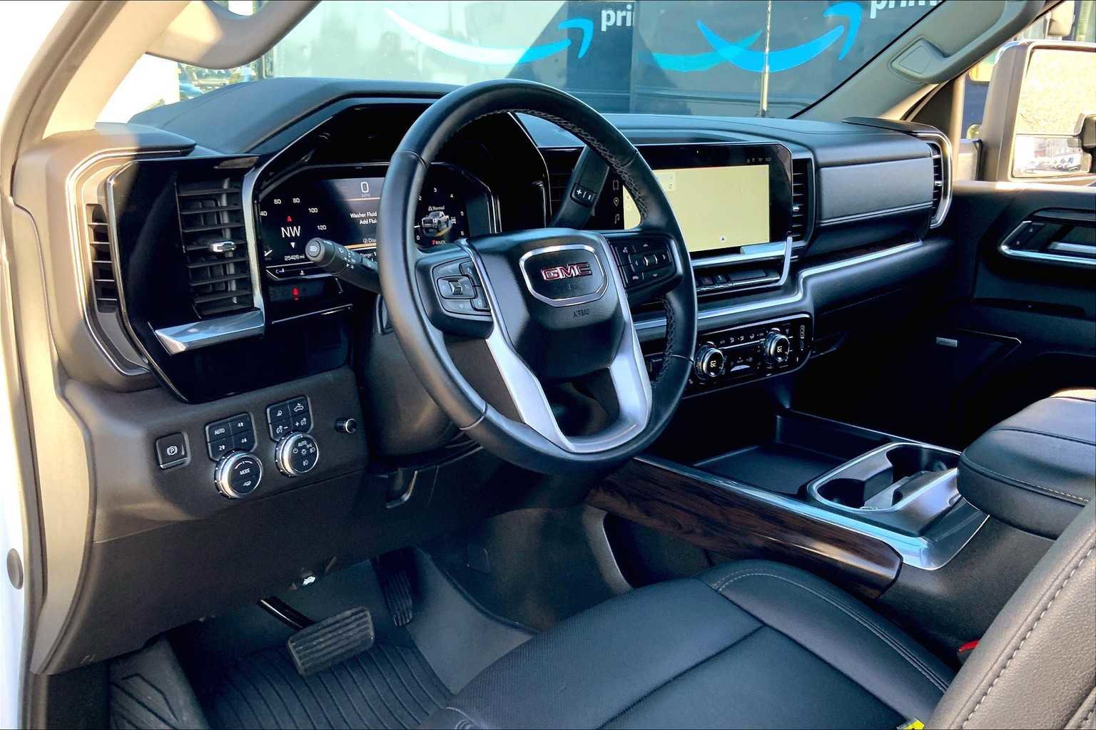 Used 2024 GMC Sierra 2500 SLT w/ SLT Premium Package image 29