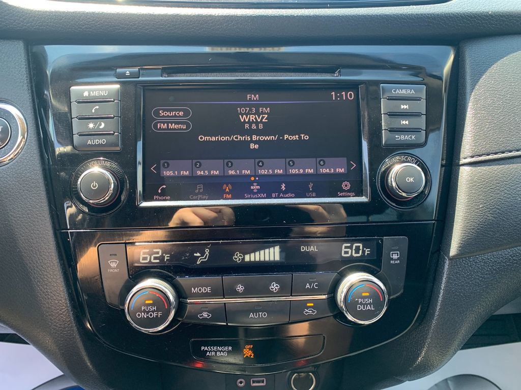 Used 2018 Nissan Rogue SV image 22