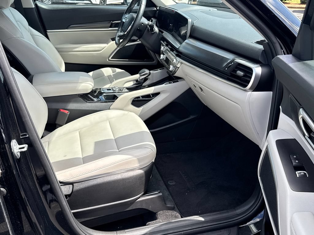 Used 2024 Kia Telluride S w/ S Sunroof Package FWD image 13