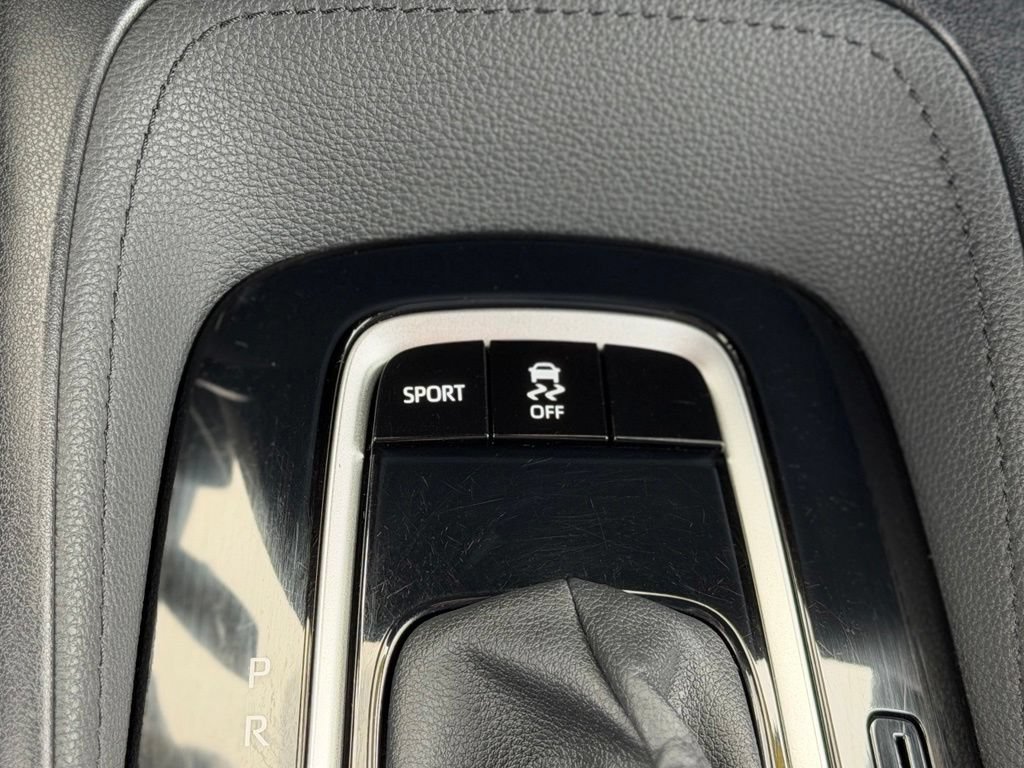 Used 2020 Toyota Corolla SE FWD image 16