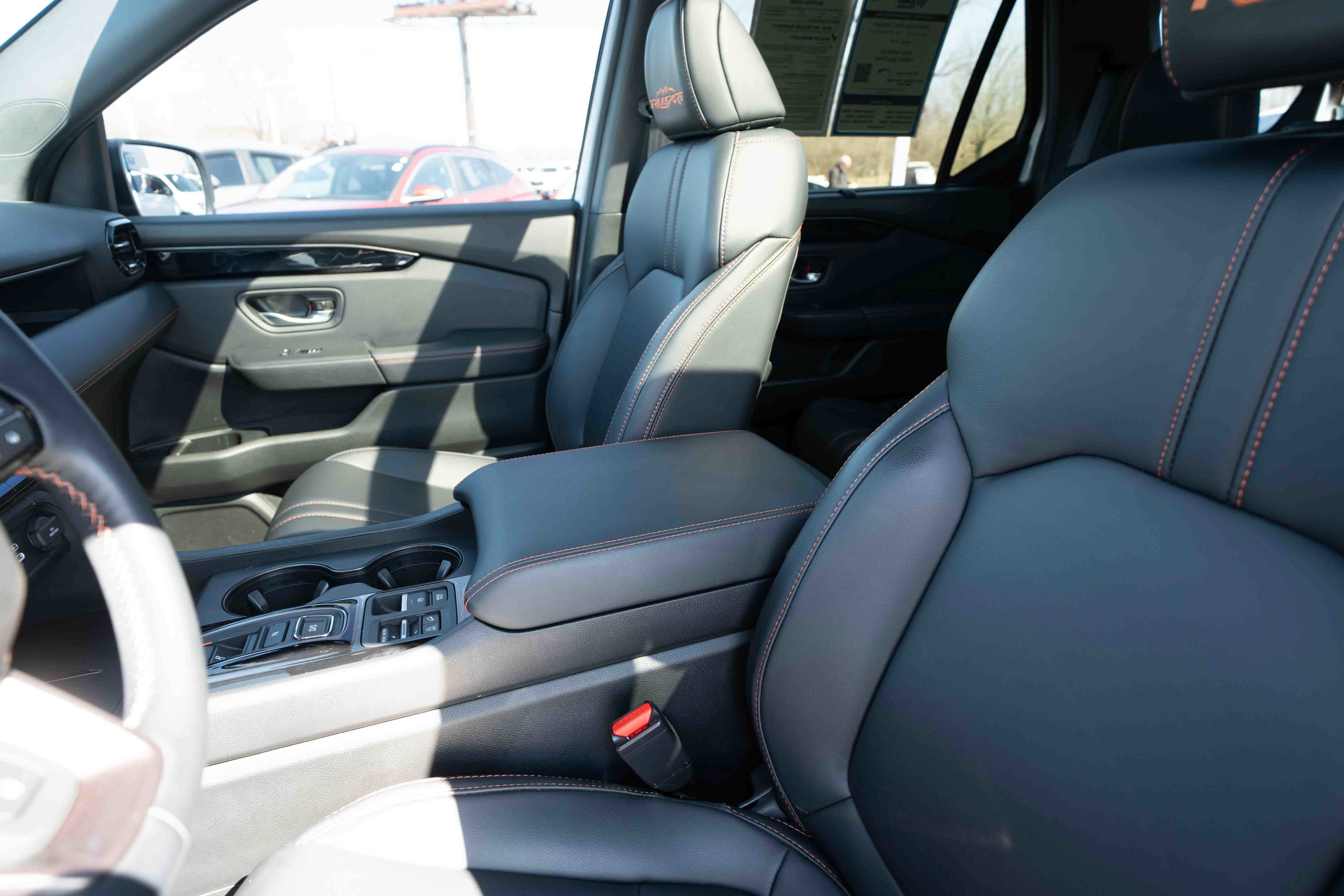 Certified 2025 Honda Pilot TrailSport image 10
