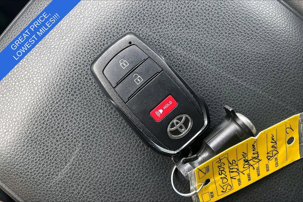 Used 2025 Toyota Tacoma TRD Sport w/ TRD Sport Upgrade Package image 14