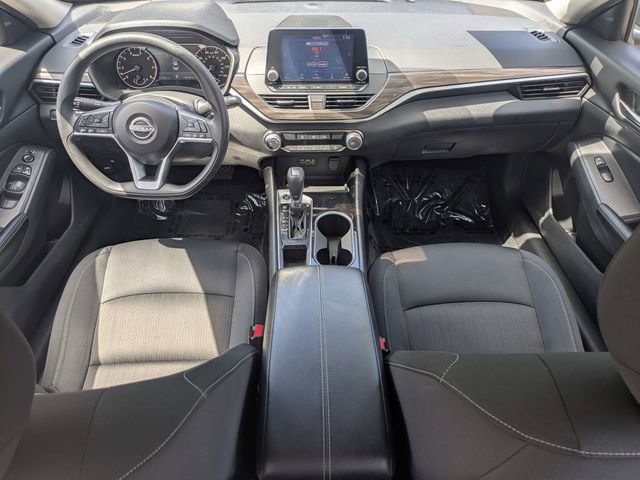 Used 2024 Nissan Altima 2.5 SV FWD image 14
