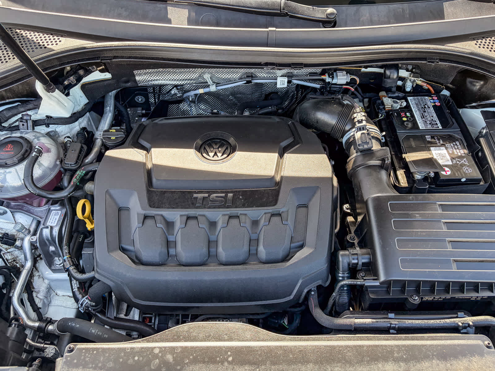 Used 2021 Volkswagen Tiguan SE R-Line image 53