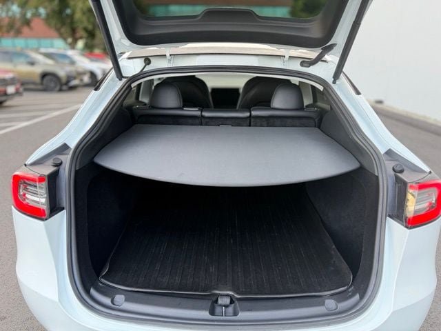 Used 2023 Tesla Model Y Long Range AWD/4WD image 22