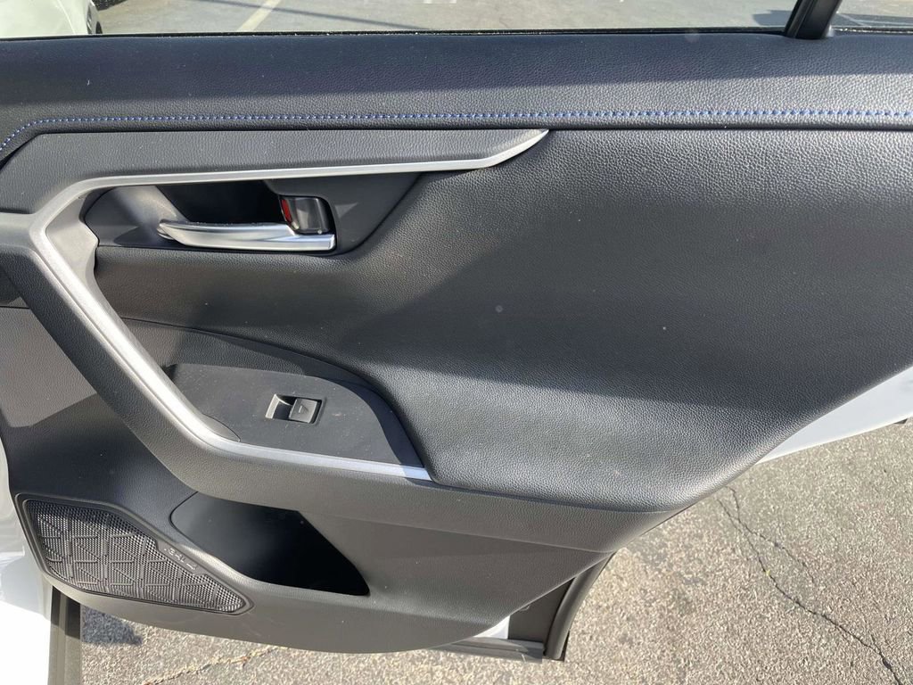 Used 2025 Toyota RAV4 XSE AWD/4WD image 43