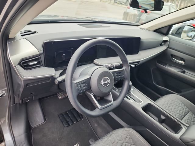 Used 2026 Nissan Kicks SV w/ SV Premium Package image 9