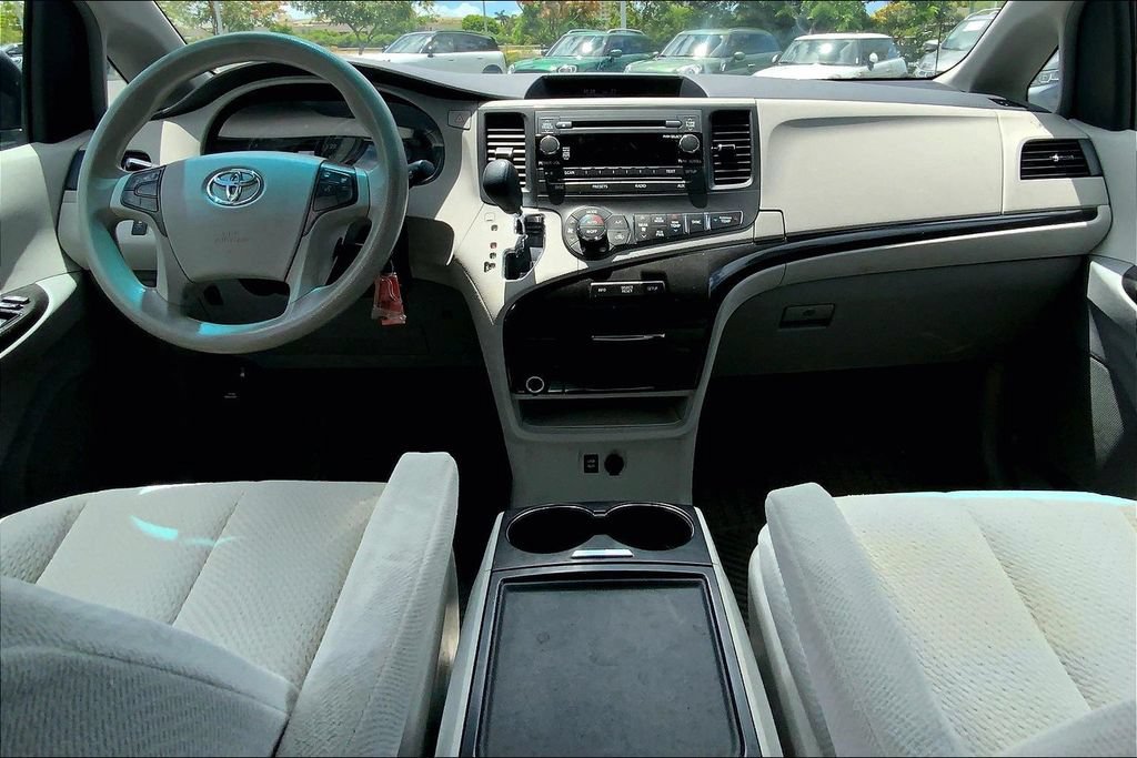 Used 2014 Toyota Sienna LE FWD image 14