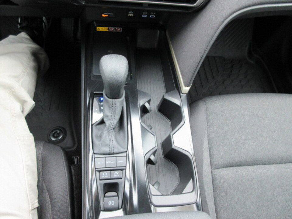 Used 2025 Toyota Camry LE image 20