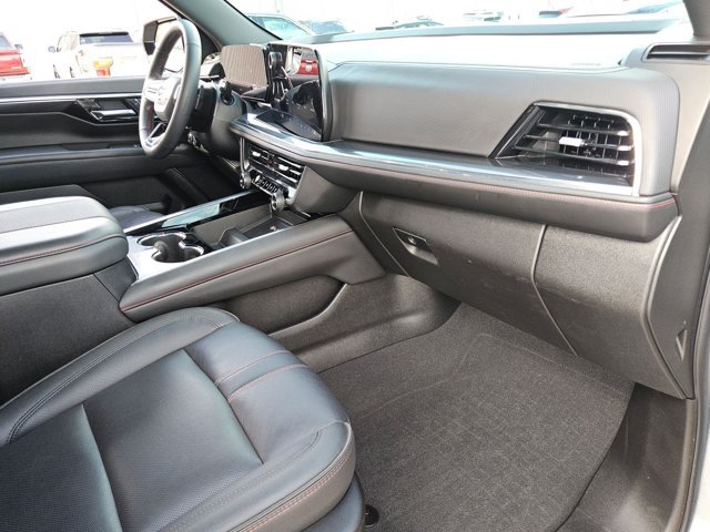 Used 2025 Chevrolet Suburban RST w/ Comfort Package RWD image 23