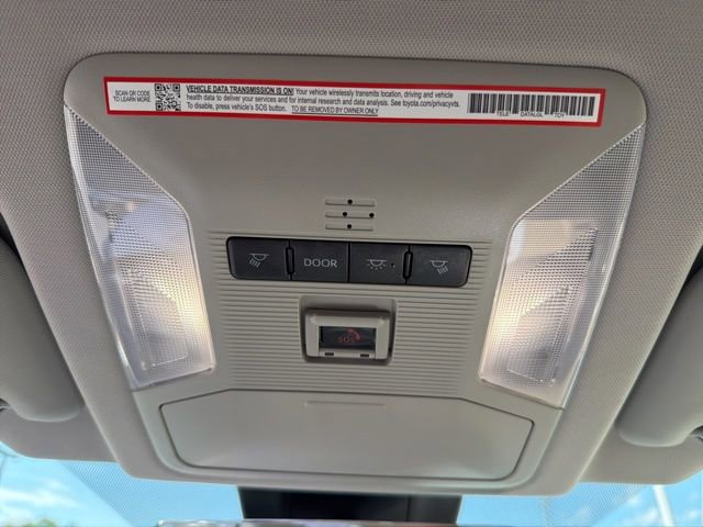 Used 2025 Toyota RAV4 LE AWD/4WD image 27