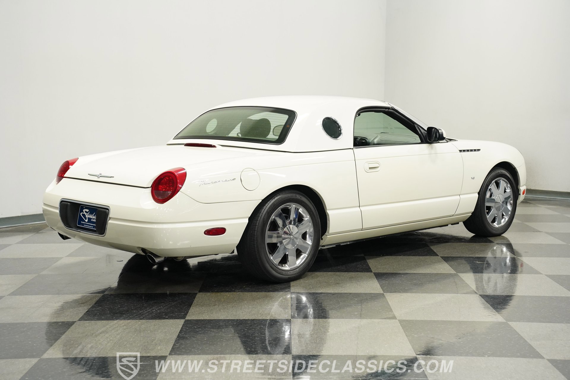 Used 2002 Ford Thunderbird image 12