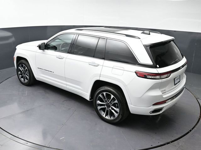 Used 2023 Jeep Grand Cherokee Overland w/ Luxury Tech Group IV AWD/4WD image 42