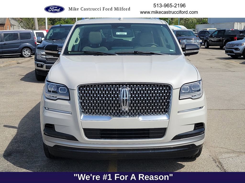 Used 2024 Lincoln Navigator Premiere AWD/4WD image 8