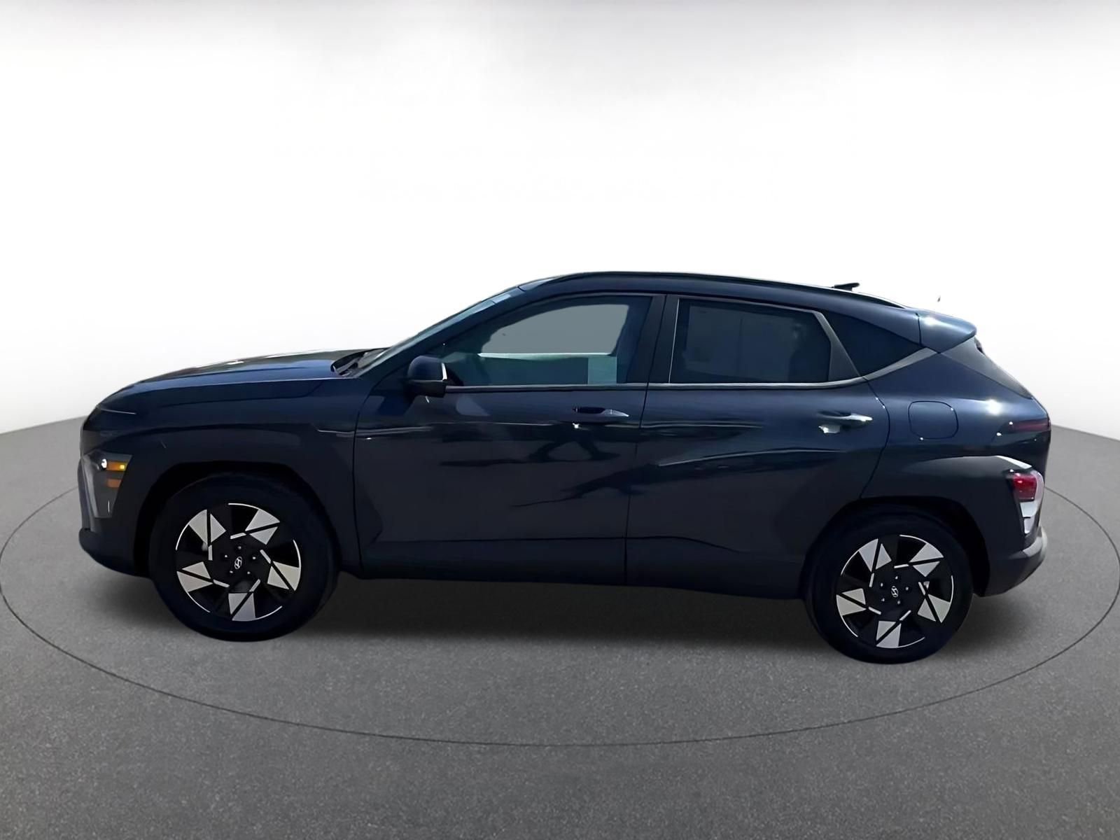 Used 2025 Hyundai Kona SEL image 9