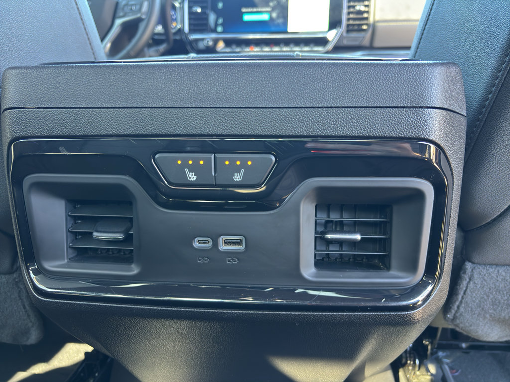 Used 2024 Chevrolet Silverado 2500 ZR2 w/ Technology Package AWD/4WD image 15