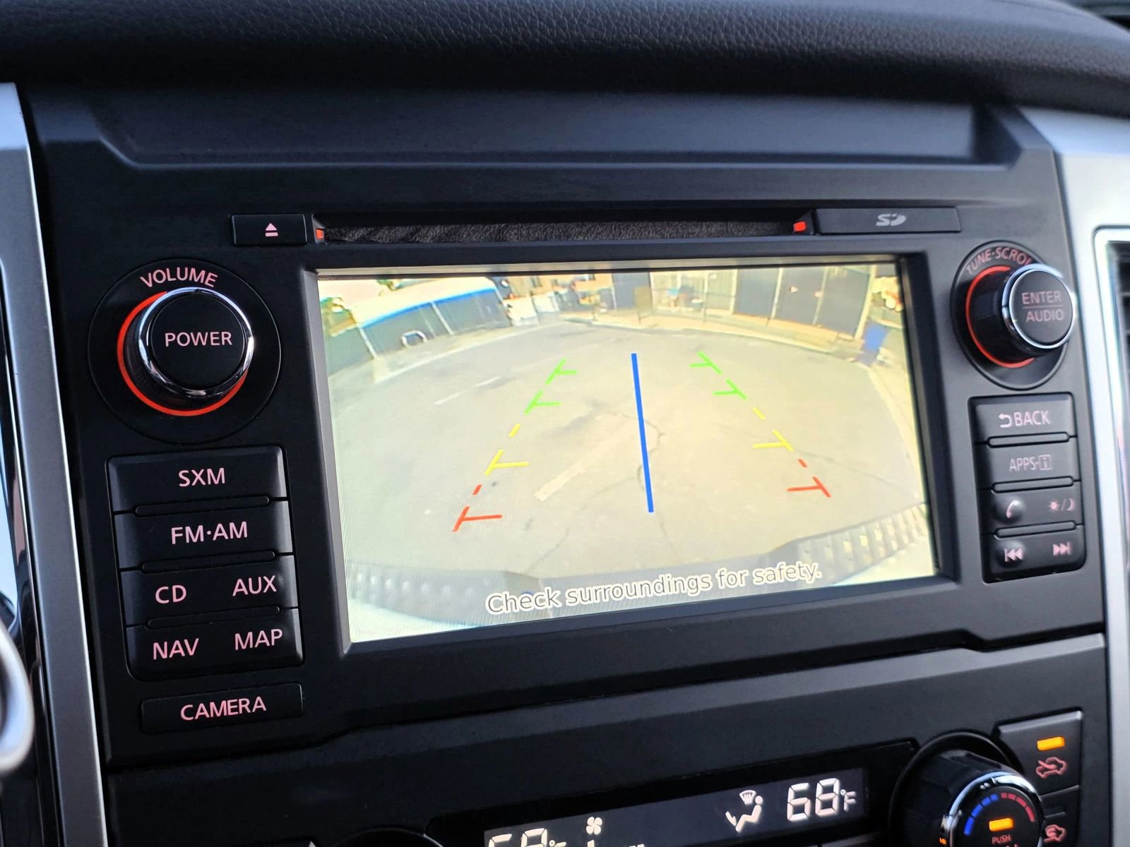 Used 2017 Nissan Titan SV image 8