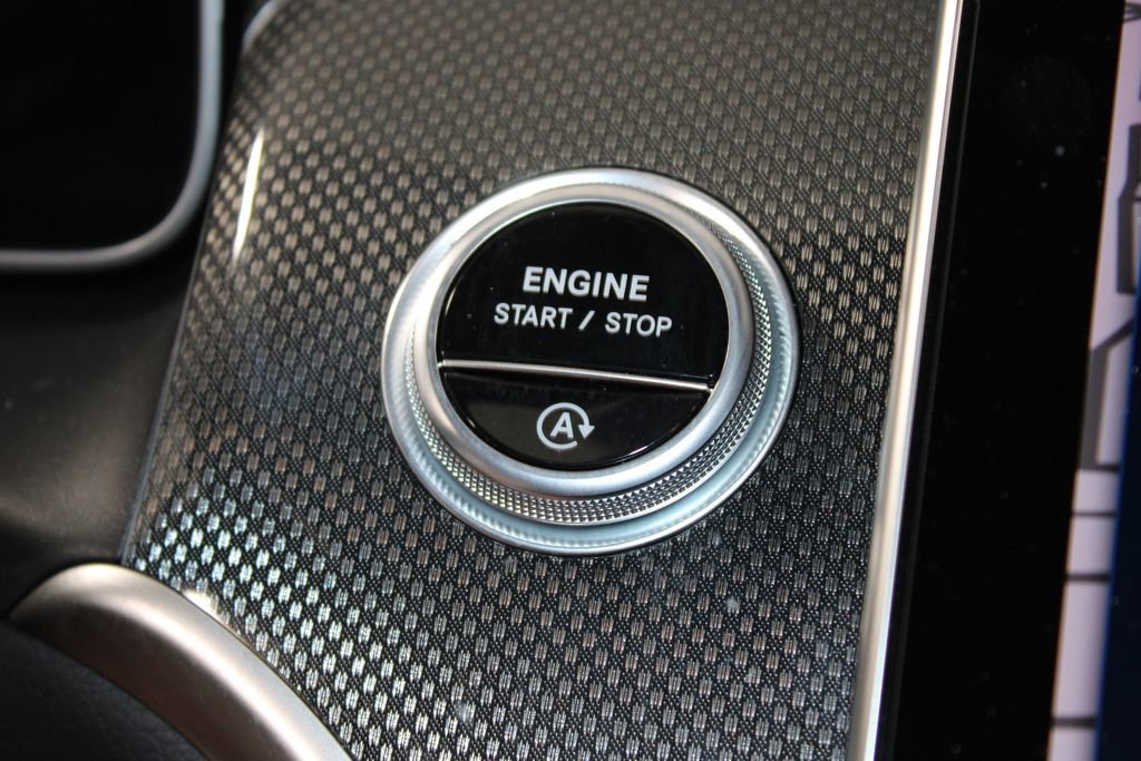 Used 2024 Mercedes-Benz GLC 300 4MATIC image 40